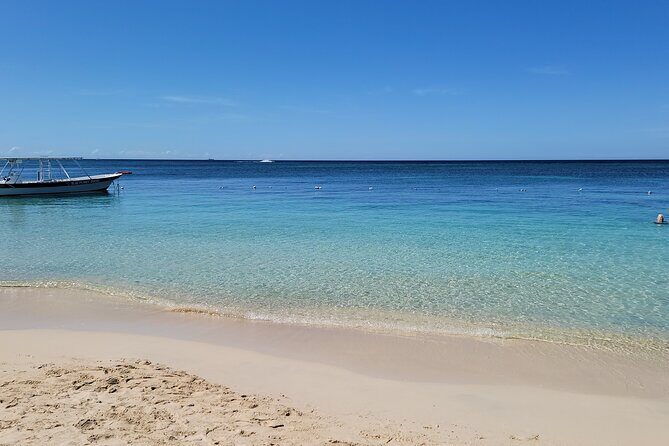 4 Hours Private Tour with Snorkeling and West Bay Beach Break - Key Points