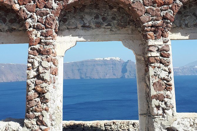 4 Hours Tailor Made Tour in Santorini - Price analysis and value