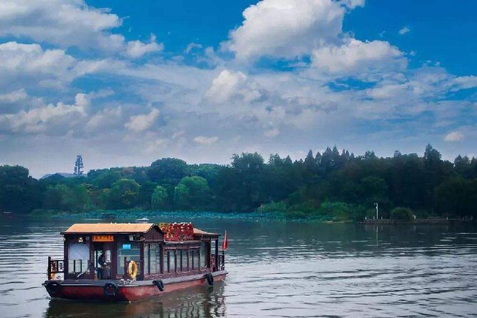 4 hours Walking tour to Wuhan Yellow crane tower and Donghu lake with boat trip - FAQs