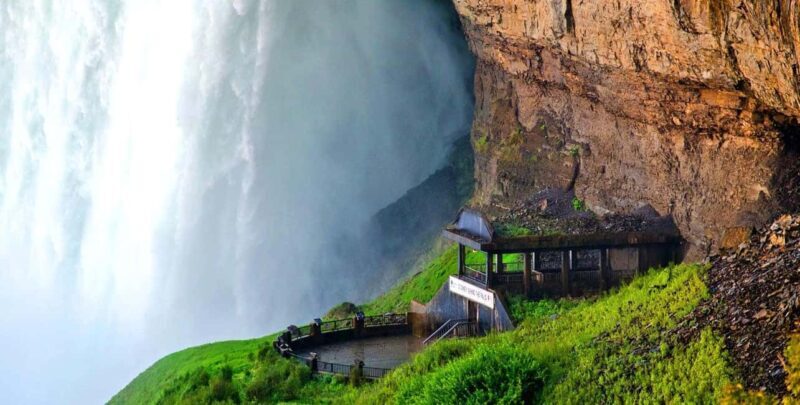 4 hr Summer Fun Tour - Niagara Falls Canada - An Overview of the Tour