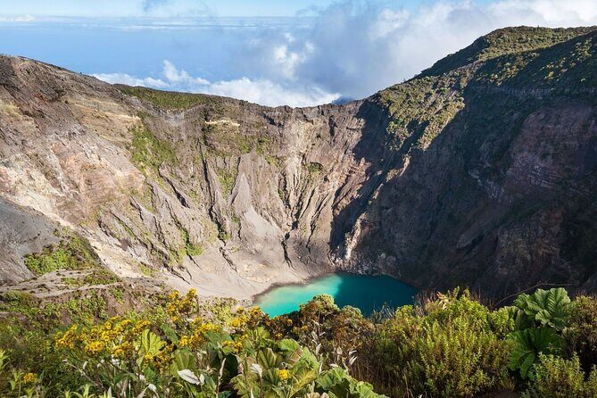 4 in 1 : Irazu + Orosi + Lankaster + Lake Cachi with Lunch - FAQ