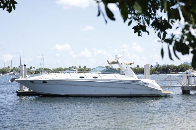 45 Ft Private Yacht Rental in Miami - A Deep Dive into the Private Yacht Experience