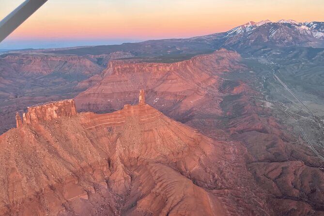 45-minute Family Special Tour of Moab Backcountry by Plane - An In-Depth Look at the Moab Backcountry Flight