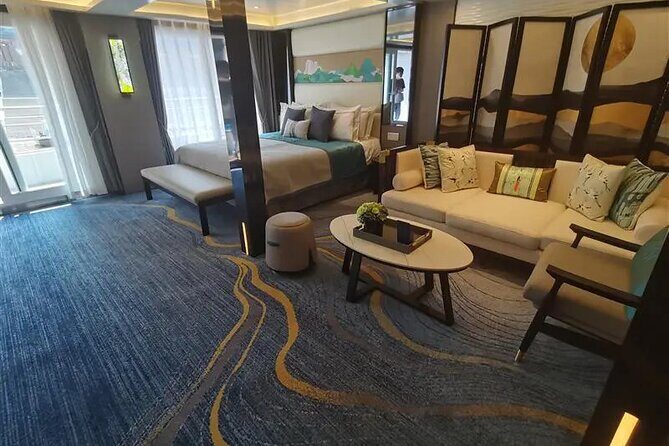 4D3N Yangtze River tour: Chongqing to Yichang by Victoria Sabrina - The Final Day: The Three Gorges Dam