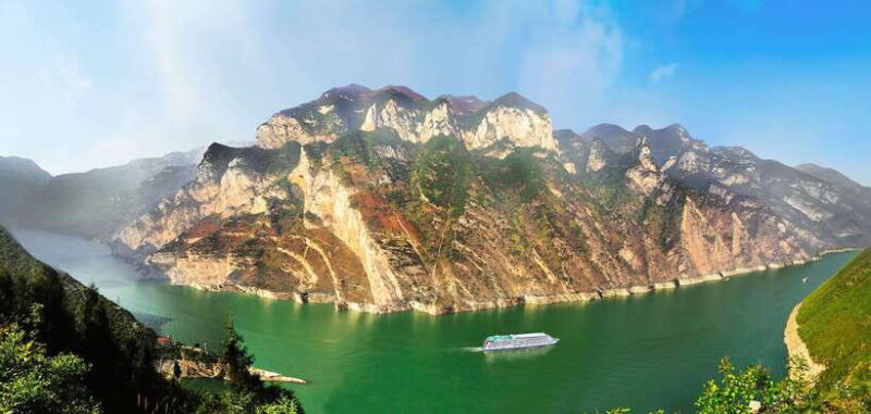 4D3N Yangtze River Victoria Cruise: Chongqing to Yichang - The Experience on Board: Comfort and Culture