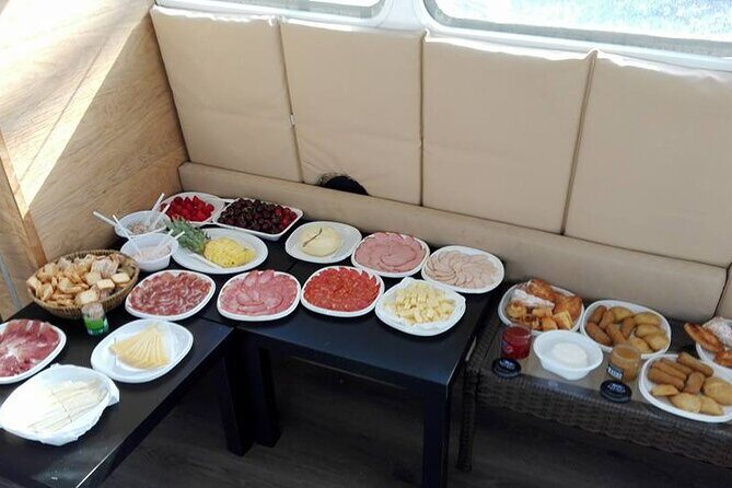 4H Private Sailing Tour with Water Activity (Drinks and BBQ as option) - Who Would Enjoy This Tour?