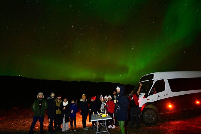 4x4 Minibus Northern Lights with Photo and snacks from Reykjavik - Discover the Magic of the Northern Lights: A 4x4 Minibus Tour from Reykjavik