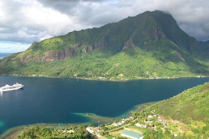 4x4 Moorea Safari Tours : Private tours - A Deep Dive into the Moorea Private Safari Experience