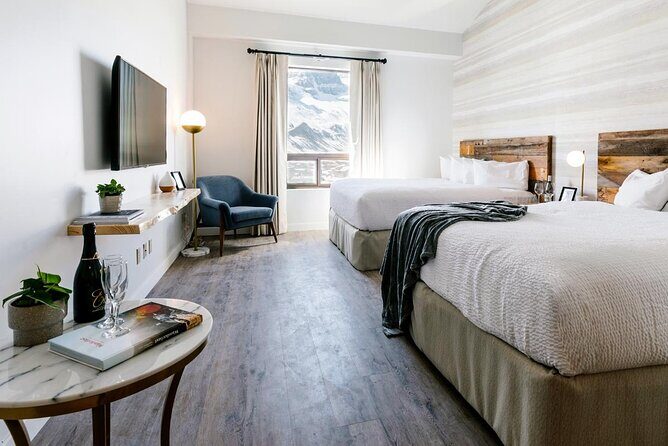 5 Day Rockies Mountains and Glaciers Tour, Icefield Parkway Hotel - An In-Depth Look at the Rockies Mountains and Glaciers Tour