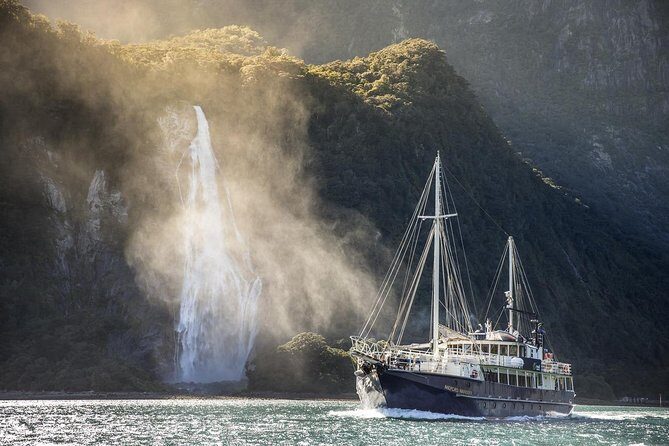 5 Day South Island Circut: Trains, Glaciers and Milford Sound from Christchurch - Who Will Enjoy This Tour?