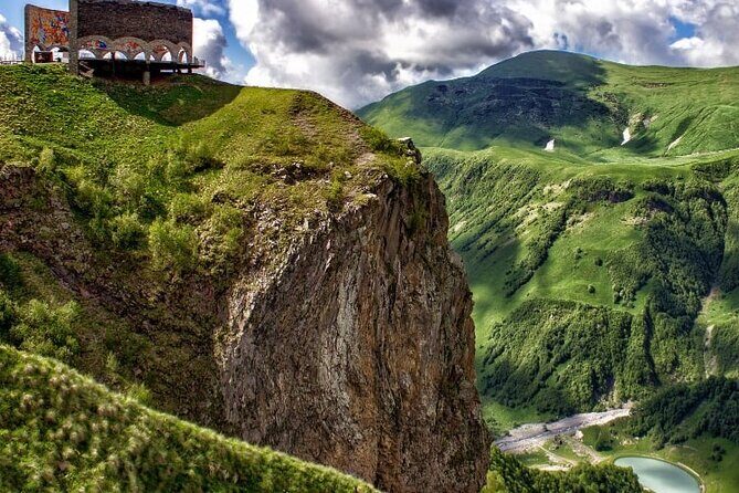 5 days and 4 nights. Hotel and group tours "Everything about Georgia. - A Detailed Look at the 5-Day Georgia Tour