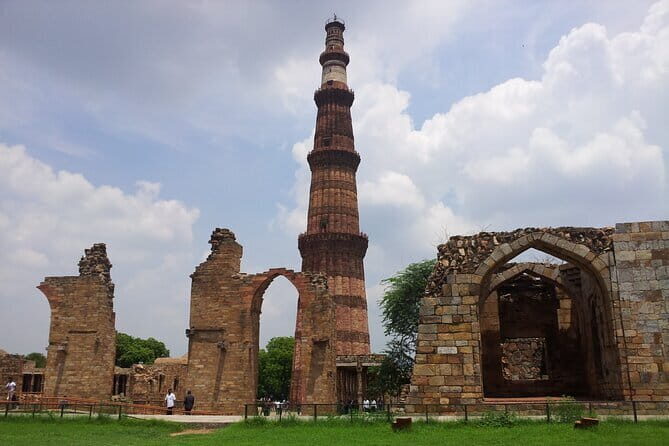 5 Days Golden Triangle With Ranthambore Wildlife - A Deep Dive into the 5-Day Golden Triangle with Ranthambore Wildlife