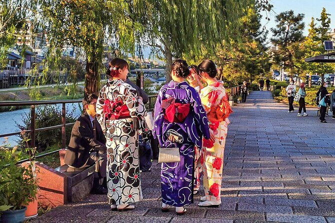 5 Days Japan Private Tour Around Hokkaido - Key Points