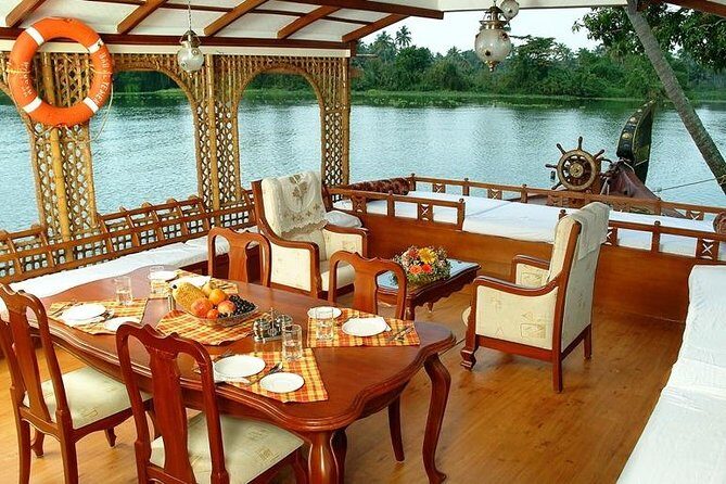 5 Days Kerala Tour Package With 4 Star Stays & Private Houseboat - Key Points