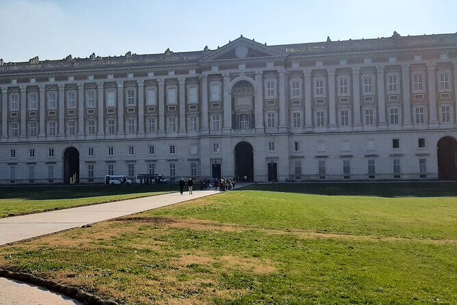 5-Hour Royal Palace of Caserta Private Guided Tour by Train from Naples - Experience the Majesty of the Royal Palace of Caserta in Just 5 Hours