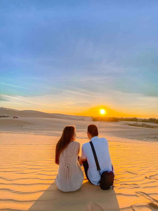 5-hour Sunrise or Sunset Jeep Tour from Mui Ne Beach Town - Key Points