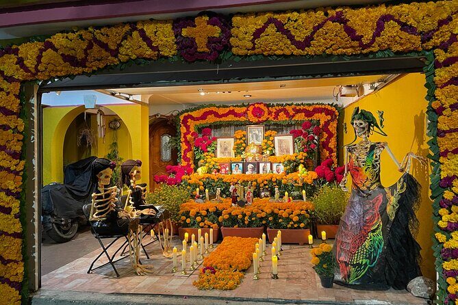 5 Hours Guided Day of The Dead Evening Walking Tour in Oaxaca - A Detailed Look at the Tour Experience