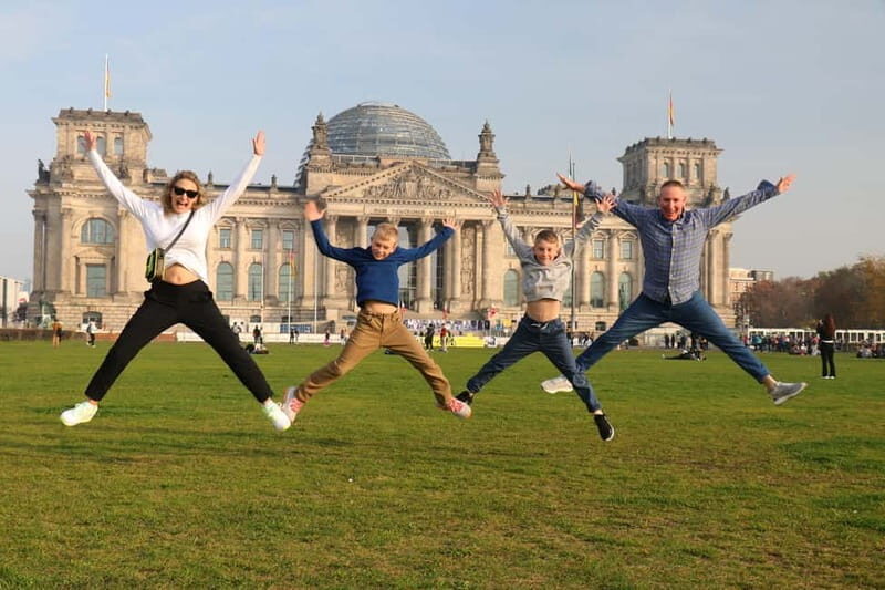5h Berlin private Tour with Guide, Chauffeur & Photographer - Exploring Berlin in Style: The 5-Hour Private Tour Experience