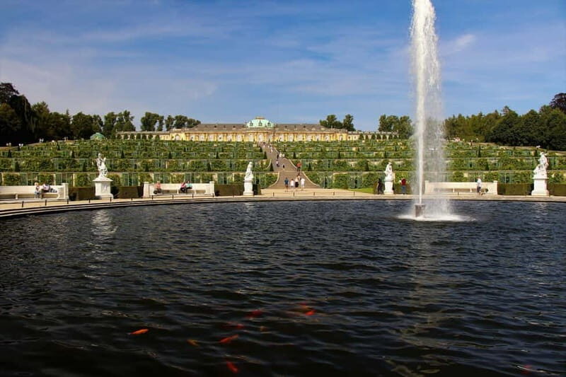 5h Potsdam private tour with Guide, Chauffeur & Photographer - FAQ