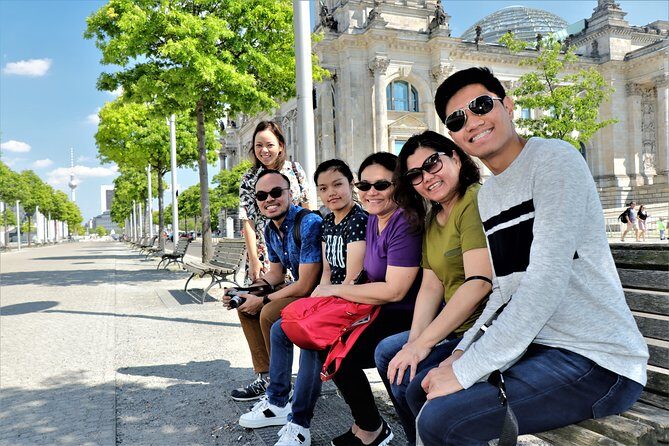 5hours: Guide, Chauffeur & Photographer in Berlin private Tour - Transportation and Timing