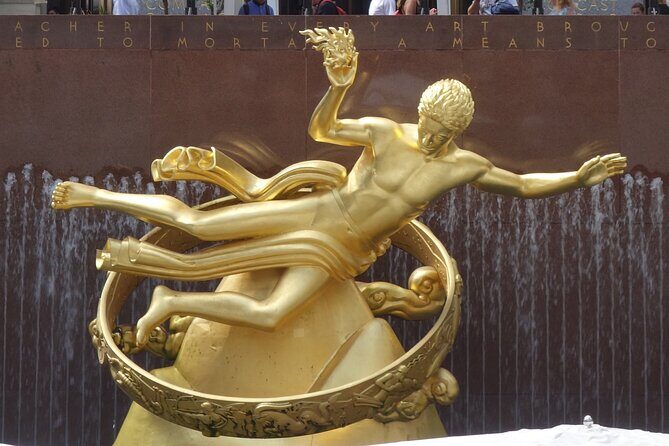 5th Ave Holiday Lights Walking Tour with Rockefeller Tree - Who Should Consider This Tour?