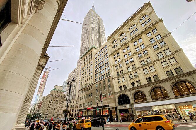 5th Avenue Stroll and Sunset at the Empire State Building - Exploring the Landmarks: A Detailed Review of the Tour
