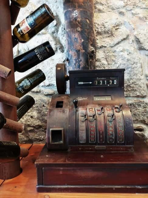6 Bridges Cruise with 1 Port Wine tasting at Rodrigo's wine bar - Why We Think Youll Love This Tour