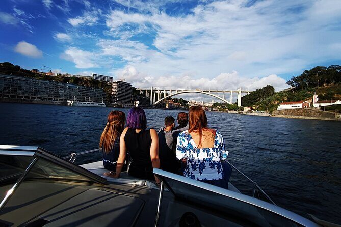 6 Bridges, Unshared,1h30m, sunset option, group price up to 6px - In-Depth Review of the Porto Bridge Boat Tour