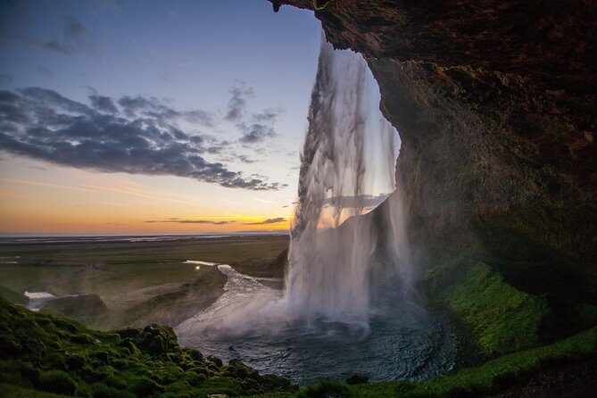 6-Day Minibus Tour Around Iceland from Reykjavik - Who Should Book This Tour?