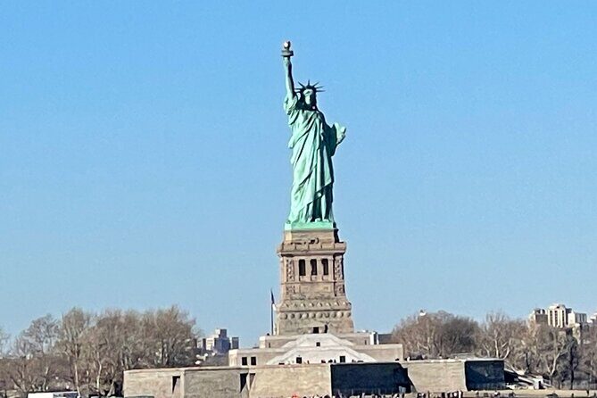 6 hour Bus tour and 1 hour Boat Ride by the Statue of Liberty - The Sum Up