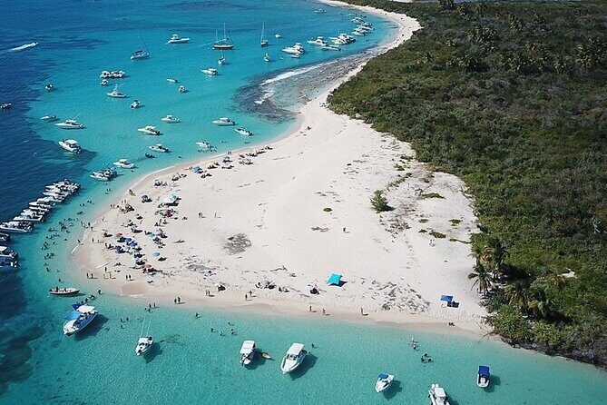 6 Hour Private 82' Luxury Mega Yacht Rental in Fajardo - An In-Depth Look at the 6-Hour Yacht Experience in Fajardo