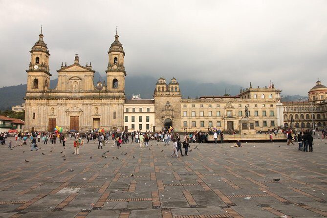 6-hour private city tour of Bogotá - Key Points