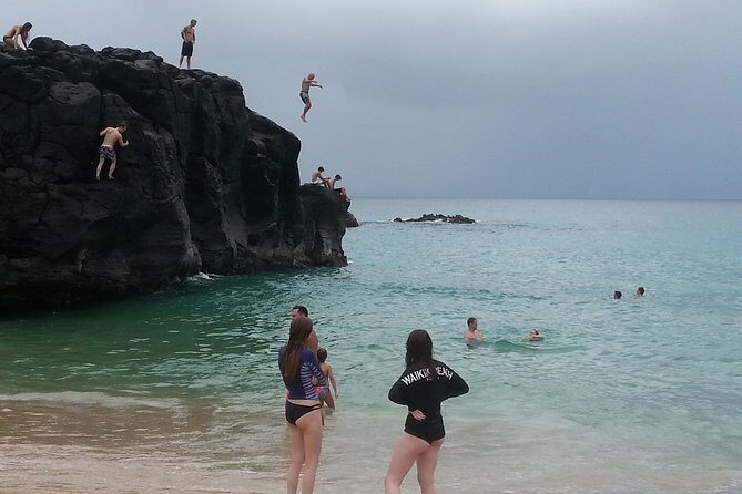 6-Hour Private Customized Luxury Convertible Tour of Oahu's North Shore - FAQ