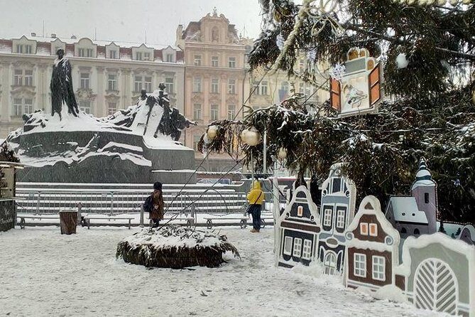 6 hours Prague Christmas Market Private tour by car - FAQs