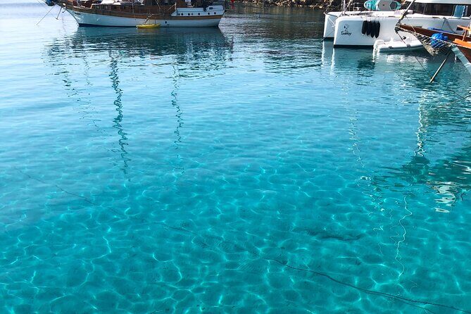 6 Hours Private Charter Boat Tour with Lunch in Bodrum - The Experience in Practice: What the Reviews Say