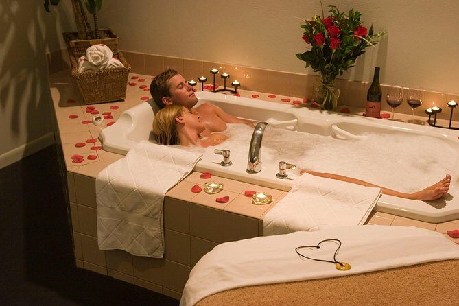 60 min Couple's Massage to choose and 30 min Floral Bath at THAI SPA MASSAGE - Detailed Review of the Couples’ Massage & Floral Bath Experience in Barcelona