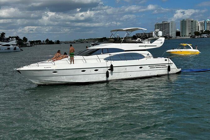 62ft + FREE HOUR Miami Yacht Rental 3-6 Hours up to 13 People - A Memorable Miami Yacht Experience with Feeling Yachty
