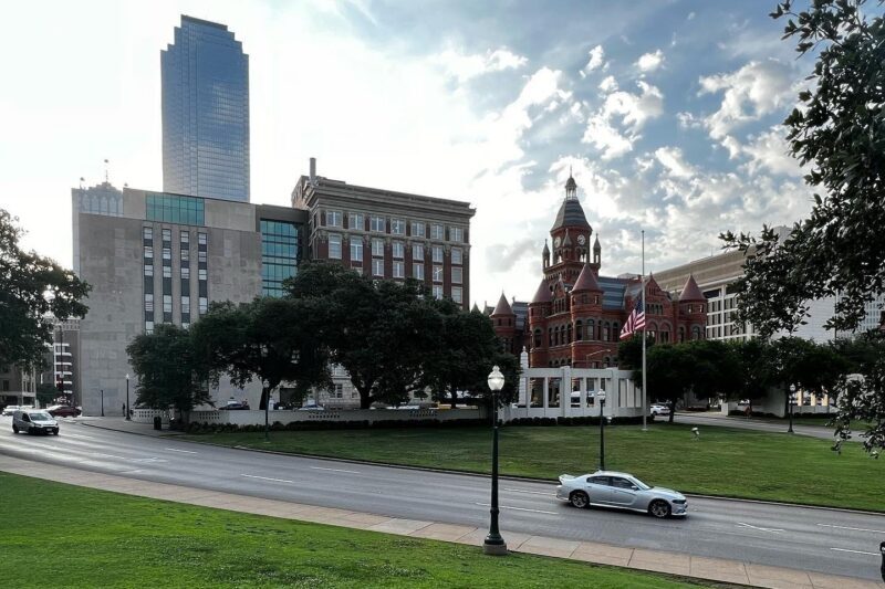 65 Minute JFK Assassination Walking and Van Tour - FAQ