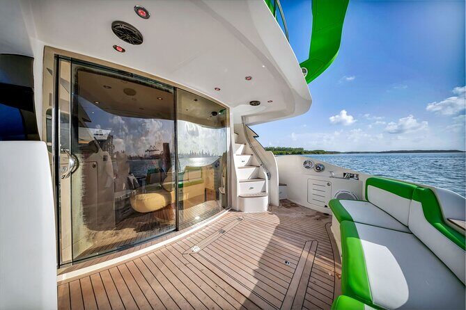 70ft 1 Hour FREE | Miami Yacht Rental | 3 to 6 Hours | 13 People - The Sum Up