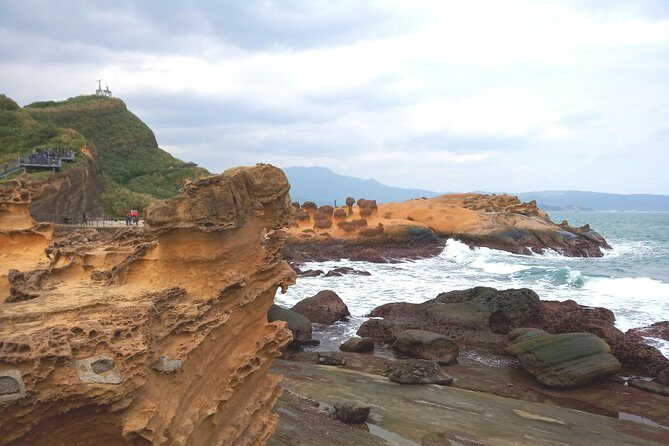 8-hour Northern Taiwan Tour with an English-Speaking Licensed Guide & Driver - Key Points