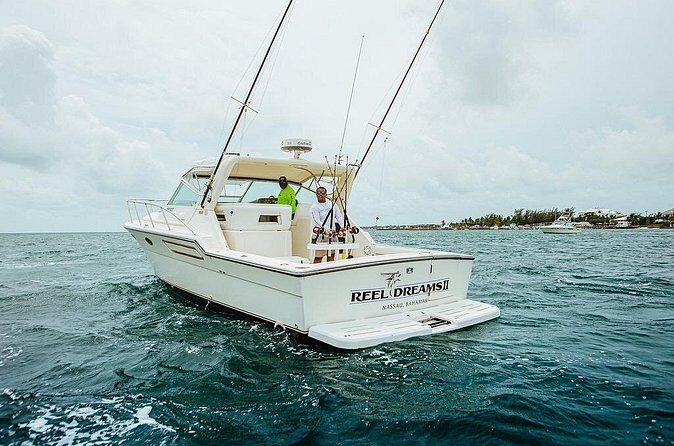 8 hours 38ft Reel Dreams Private Charter Nassau - FAQ