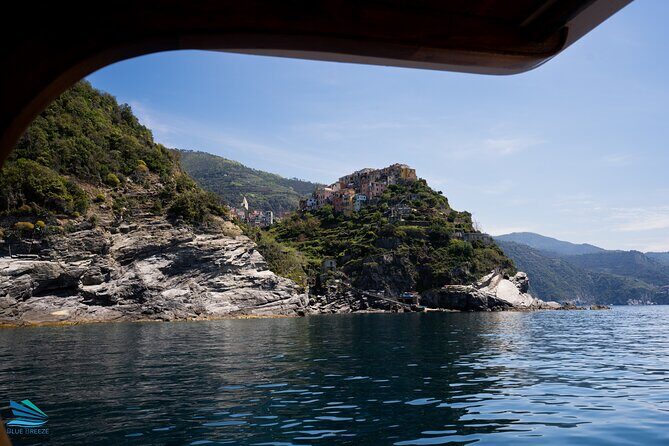 8 Hours Cinque Terre with Lunch on Boat in Spezia - The Experience in Detail