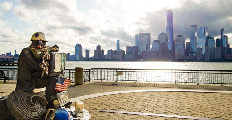 9/11 World Trade Center Walking Tour with Museum Tickets - Exploring Ground Zero: What to Expect from the Tour