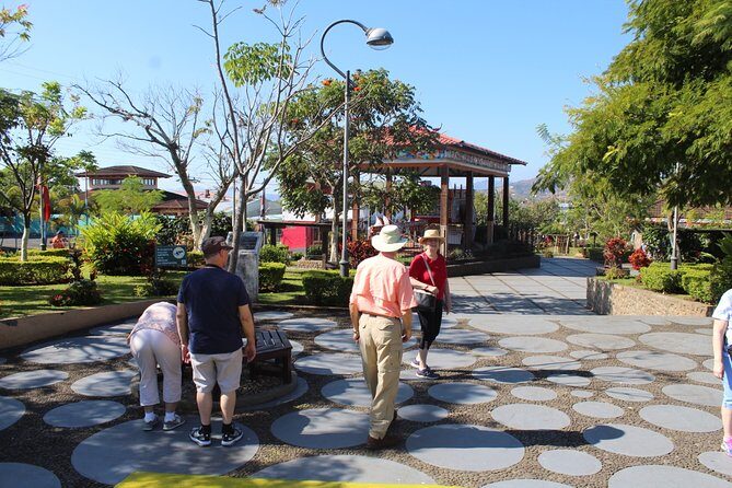 9-Day Best of Northwest Costa Rica from San Jose: Arenal Volcano National Park, Monteverde Cloud Forest and Guanacaste - First Impressions: From San Jose to Arenal