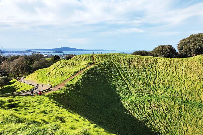 9 Day South to North Island NZ Private Tour from Queenstown - FAQs