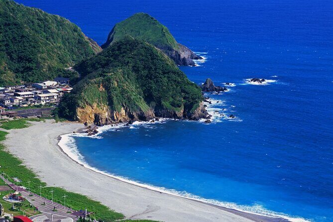 9 Hour Northeast Coast Bay View Tour in Yilan - Who Should Consider This Tour?