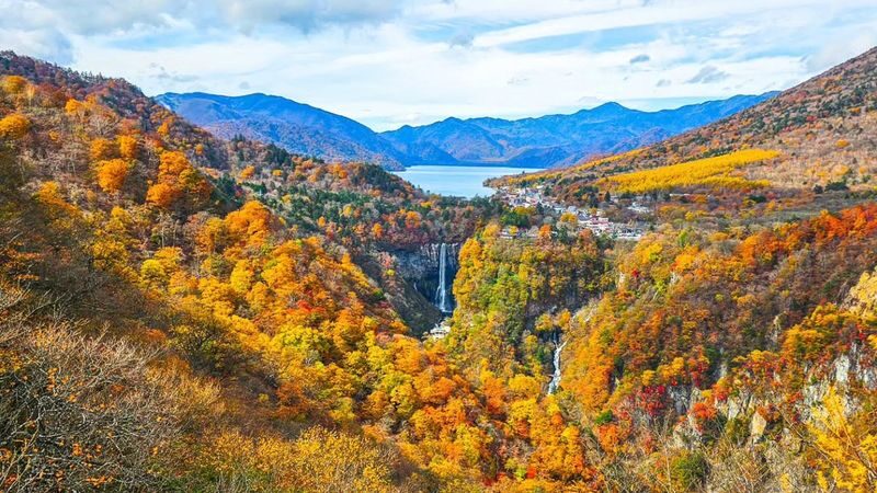 9-person small group Nikko Toshogu Shrine & Irohazaka & Lake Chuzenji One-Day Tour (Hotel pickup and drop-off available) - Lake Chuzenji: time to pause above the city