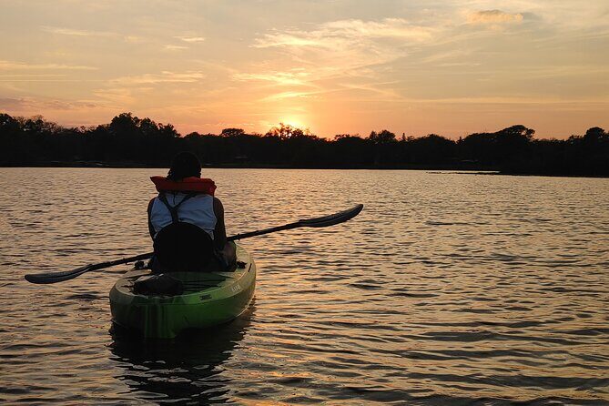 90-Minute Sunset paddle at Secret Lake Guided Kayak Tour in Casselberry - Exploring the 90-Minute Sunset Paddle at Secret Lake in Casselberry