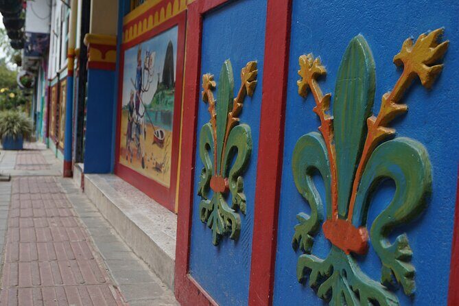 90 Minute Walking Tour of Guatapé - Key Points