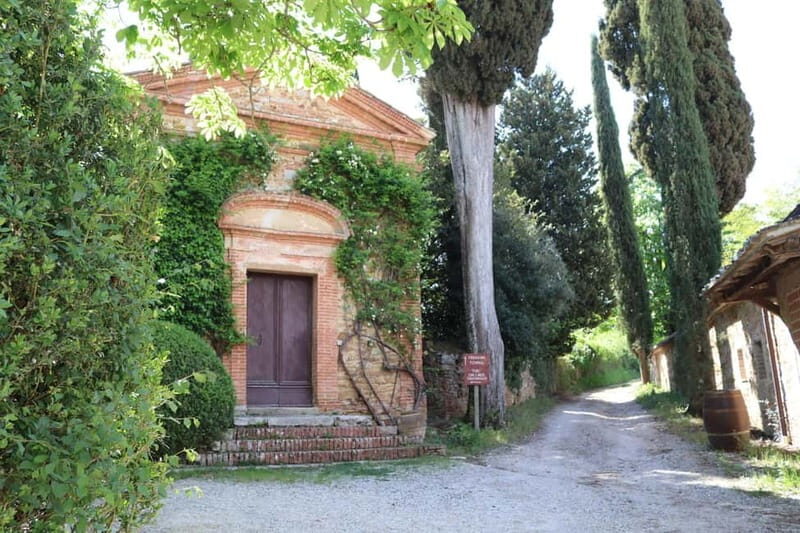 A 16th-century farmhouse between the Crete Senesi and Val d'Orcia, a tour through history and wine. - A Detailed Look at the Tuscany Farmhouse & Wine Tour